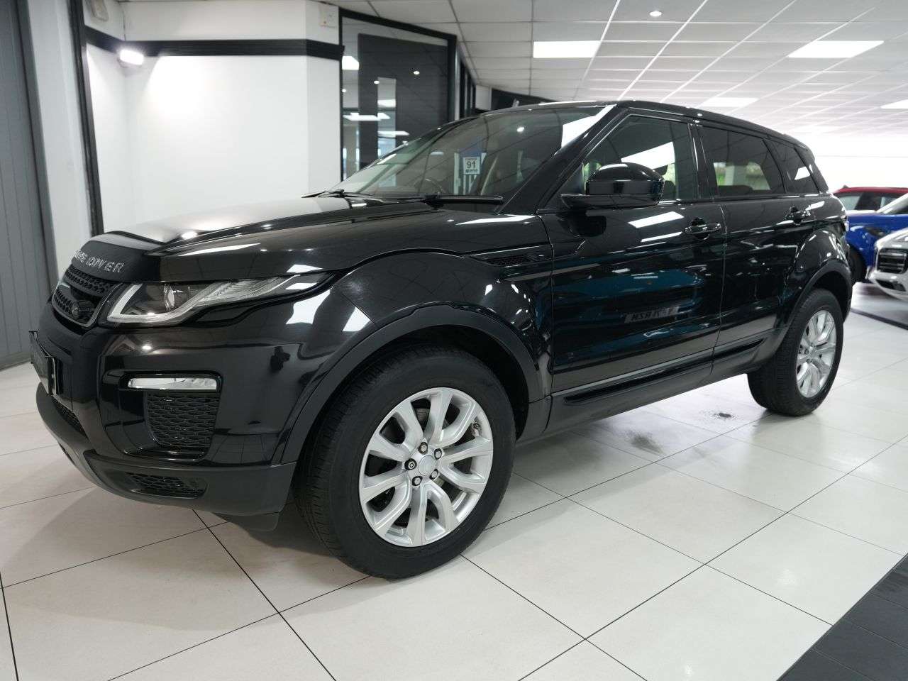 A 2017 LAND ROVER RANGE ROVER EVOQUE 2.0 TD4 SE Tech SUV 5dr Diesel Manual 4WD Euro 6 (s/s) (180 ps) BE QUICK GE A 2017 LAND ROVER RANGE ROVER EVOQUE 2.0 TD4 SE Tech SUV 5dr Diesel Manual 4WD Euro 6 (s/s) (180 ps) BE QUICK GE