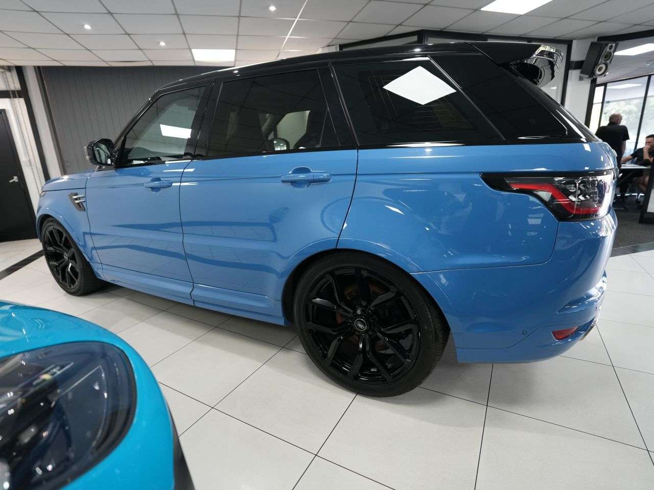 A 2022 LAND ROVER RANGE ROVER SPORT 5.0 P575 V8 GPF SVR Ultimate Edition SUV 5dr Petrol Auto 4WD Euro 6 (s/s) ( A 2022 LAND ROVER RANGE ROVER SPORT 5.0 P575 V8 GPF SVR Ultimate Edition SUV 5dr Petrol Auto 4WD Euro 6 (s/s) (