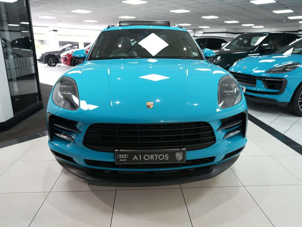 A 2019 PORSCHE MACAN 2.0T SUV 5dr Petrol PDK 4WD Euro 6 (s/s) (245 ps) 16K SPEC! BEAUTIFUL CONDI A 2019 PORSCHE MACAN 2.0T SUV 5dr Petrol PDK 4WD Euro 6 (s/s) (245 ps) 16K SPEC! BEAUTIFUL CONDI
