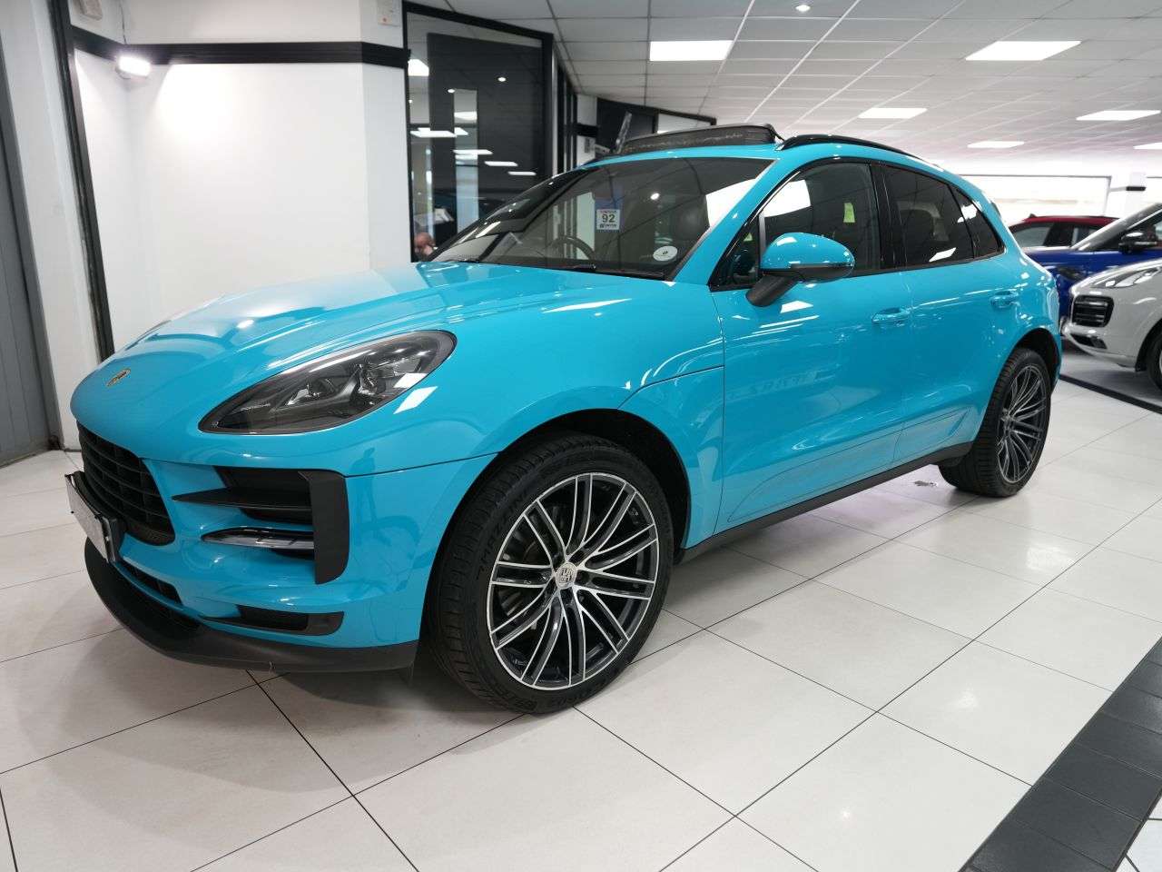 A 2019 PORSCHE MACAN 2.0T SUV 5dr Petrol PDK 4WD Euro 6 (s/s) (245 ps) 16K SPEC! BEAUTIFUL CONDI A 2019 PORSCHE MACAN 2.0T SUV 5dr Petrol PDK 4WD Euro 6 (s/s) (245 ps) 16K SPEC! BEAUTIFUL CONDI
