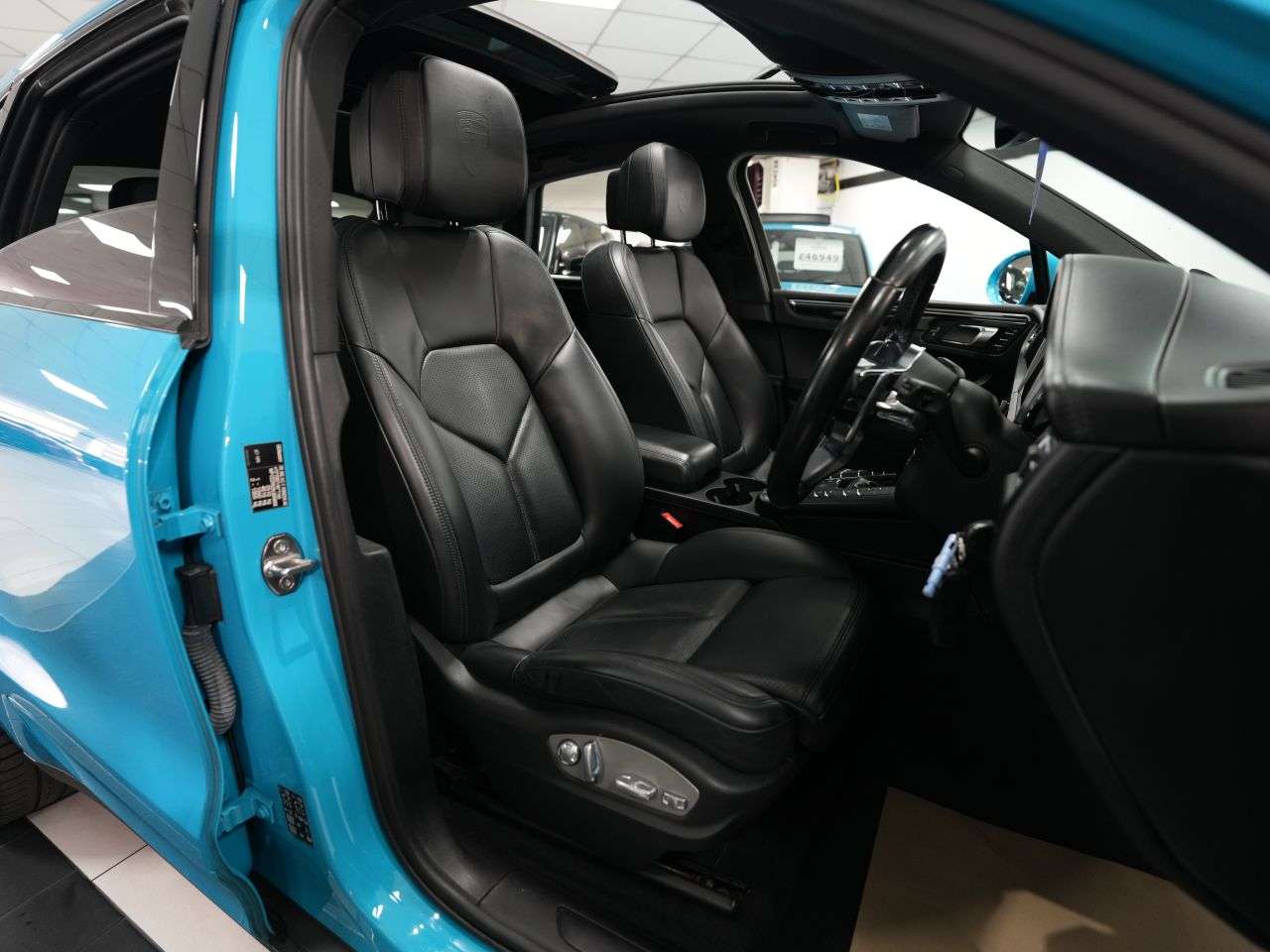 2019 PORSCHE MACAN 2019 PORSCHE MACAN