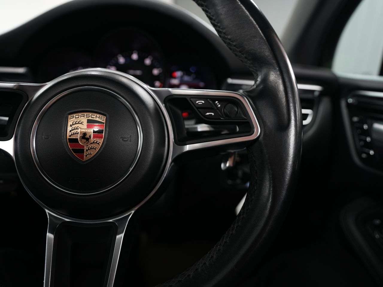 2019 PORSCHE MACAN 2019 PORSCHE MACAN