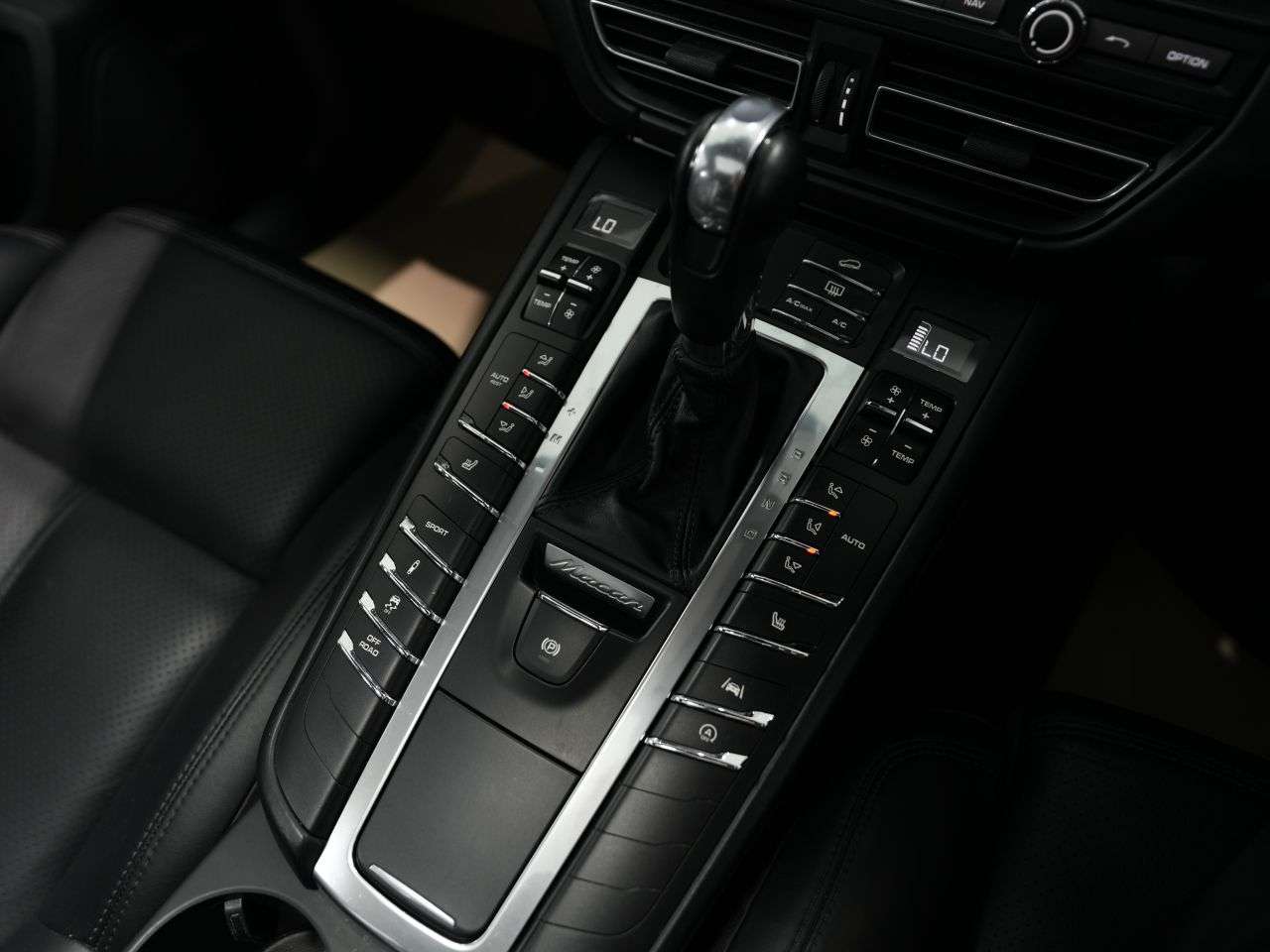 2019 PORSCHE MACAN 2019 PORSCHE MACAN