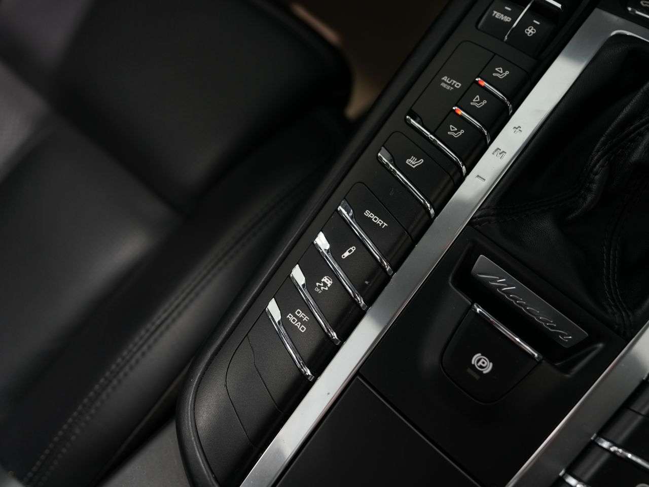 2019 PORSCHE MACAN 2019 PORSCHE MACAN
