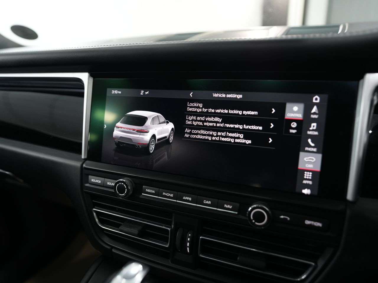 2019 PORSCHE MACAN 2019 PORSCHE MACAN