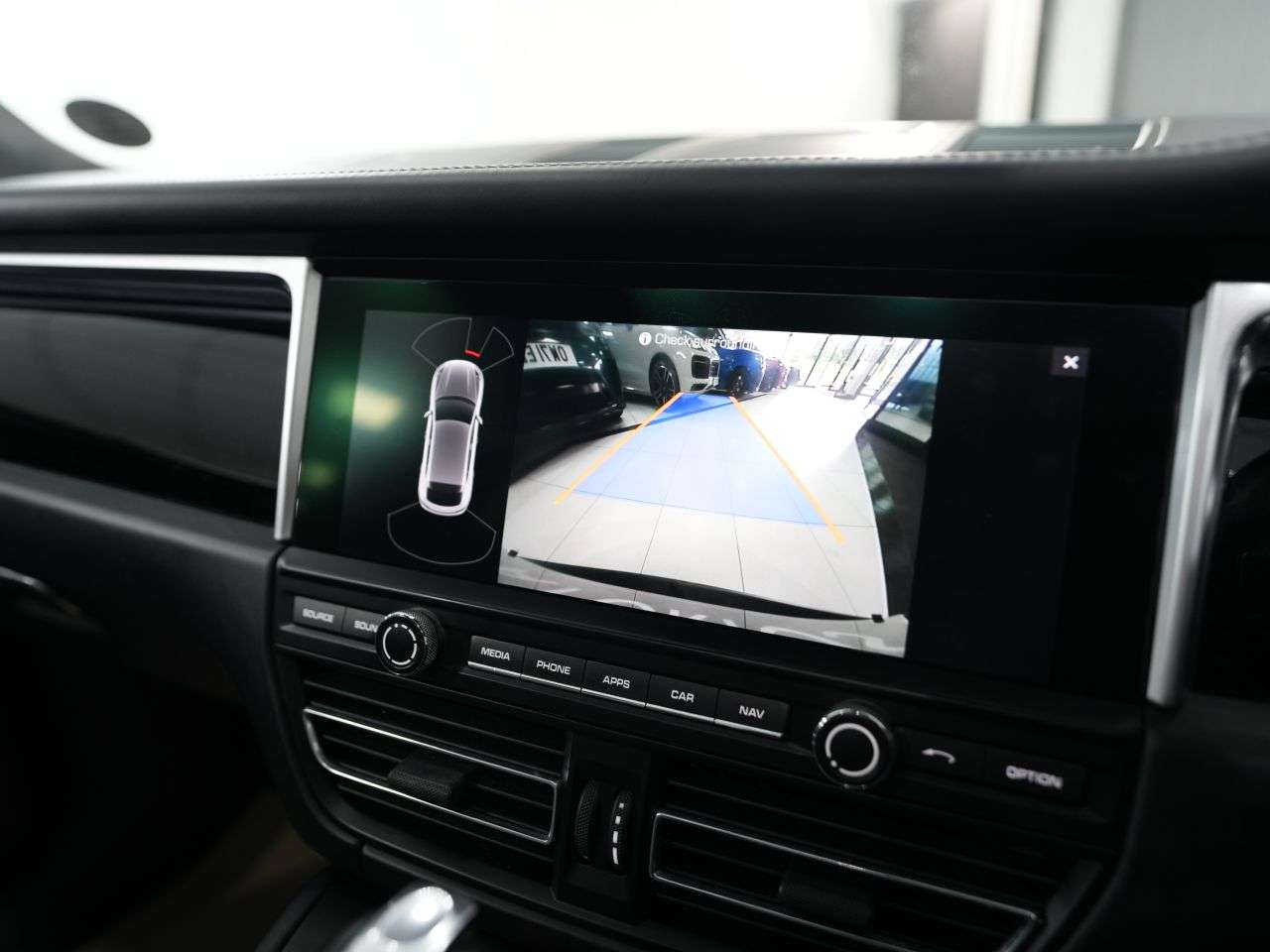 2019 PORSCHE MACAN 2019 PORSCHE MACAN