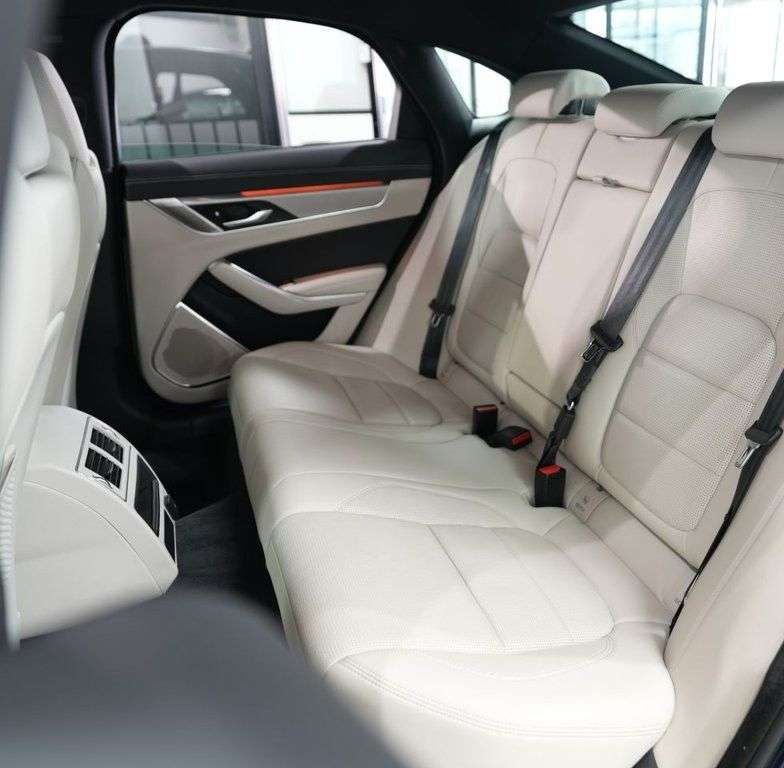 2024 JAGUAR XF 2024 JAGUAR XF