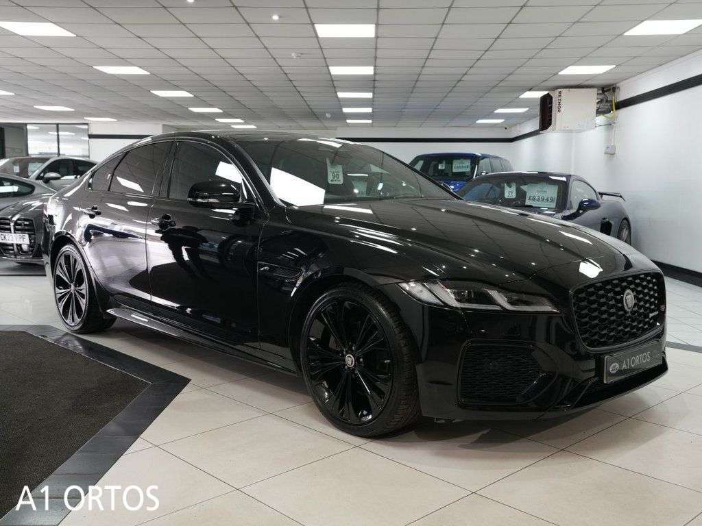 A 2024 JAGUAR XF 2.0 D200 MHEV R-Dynamic SE Black Saloon 4dr Diesel Auto Euro 6 (s/s) (204 p A 2024 JAGUAR XF 2.0 D200 MHEV R-Dynamic SE Black Saloon 4dr Diesel Auto Euro 6 (s/s) (204 p