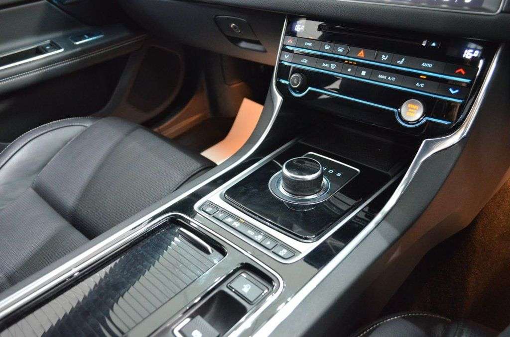2019 JAGUAR XF 2019 JAGUAR XF