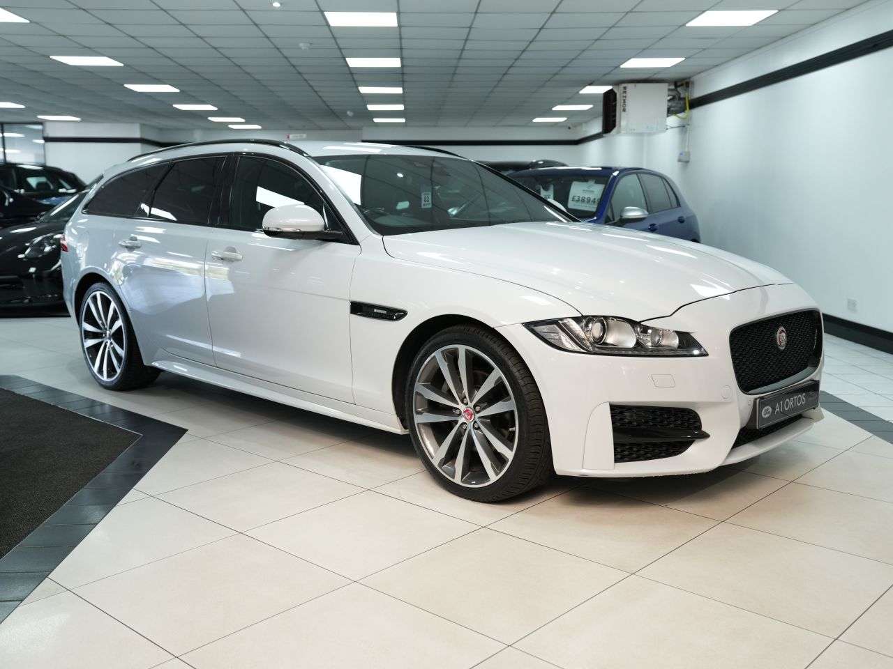 A 2019 JAGUAR XF 2.0d R-Sport Sportbrake 5dr Diesel Auto Euro 6 (s/s) (180 ps) GORGEOUS SPOR A 2019 JAGUAR XF 2.0d R-Sport Sportbrake 5dr Diesel Auto Euro 6 (s/s) (180 ps) GORGEOUS SPOR