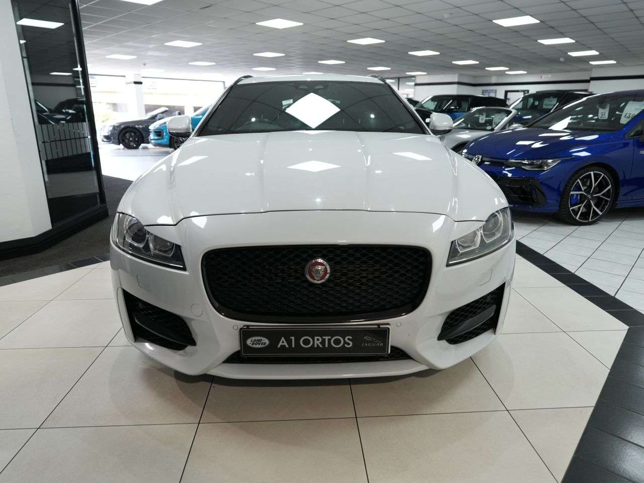 A 2019 JAGUAR XF 2.0d R-Sport Sportbrake 5dr Diesel Auto Euro 6 (s/s) (180 ps) GORGEOUS SPOR A 2019 JAGUAR XF 2.0d R-Sport Sportbrake 5dr Diesel Auto Euro 6 (s/s) (180 ps) GORGEOUS SPOR