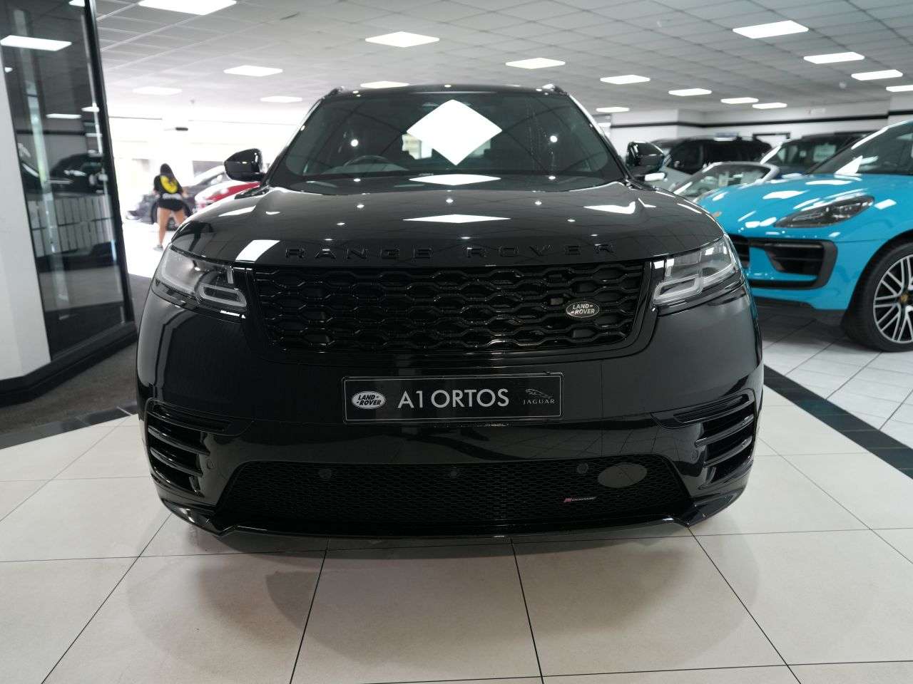 A 2022 LAND ROVER RANGE ROVER VELAR 2.0 D200 MHEV R-Dynamic SE SUV 5dr Diesel Auto 4WD Euro 6 (s/s) (204 ps) FA A 2022 LAND ROVER RANGE ROVER VELAR 2.0 D200 MHEV R-Dynamic SE SUV 5dr Diesel Auto 4WD Euro 6 (s/s) (204 ps) FA