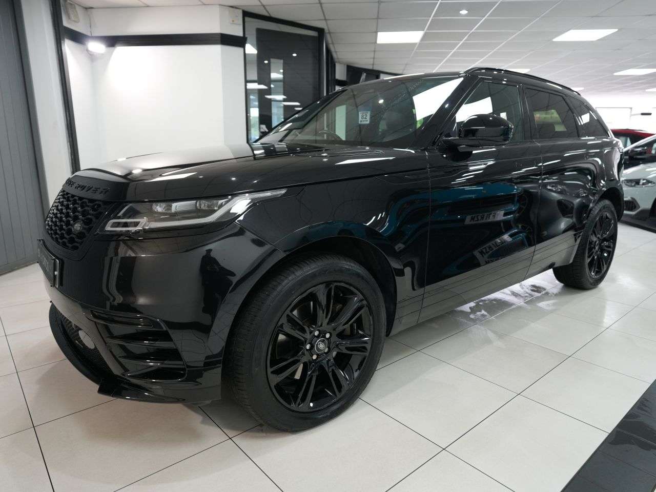 A 2022 LAND ROVER RANGE ROVER VELAR 2.0 D200 MHEV R-Dynamic SE SUV 5dr Diesel Auto 4WD Euro 6 (s/s) (204 ps) FA A 2022 LAND ROVER RANGE ROVER VELAR 2.0 D200 MHEV R-Dynamic SE SUV 5dr Diesel Auto 4WD Euro 6 (s/s) (204 ps) FA