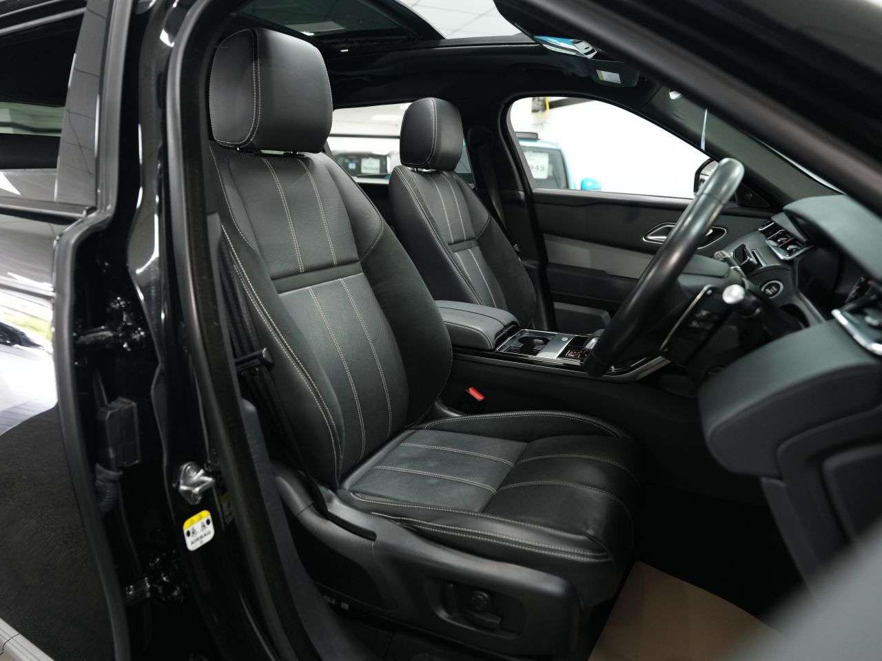 2022 LAND ROVER RANGE ROVER VELAR 2022 LAND ROVER RANGE ROVER VELAR