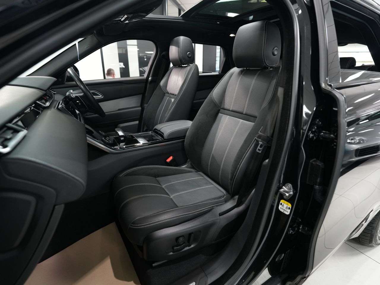 2022 LAND ROVER RANGE ROVER VELAR 2022 LAND ROVER RANGE ROVER VELAR