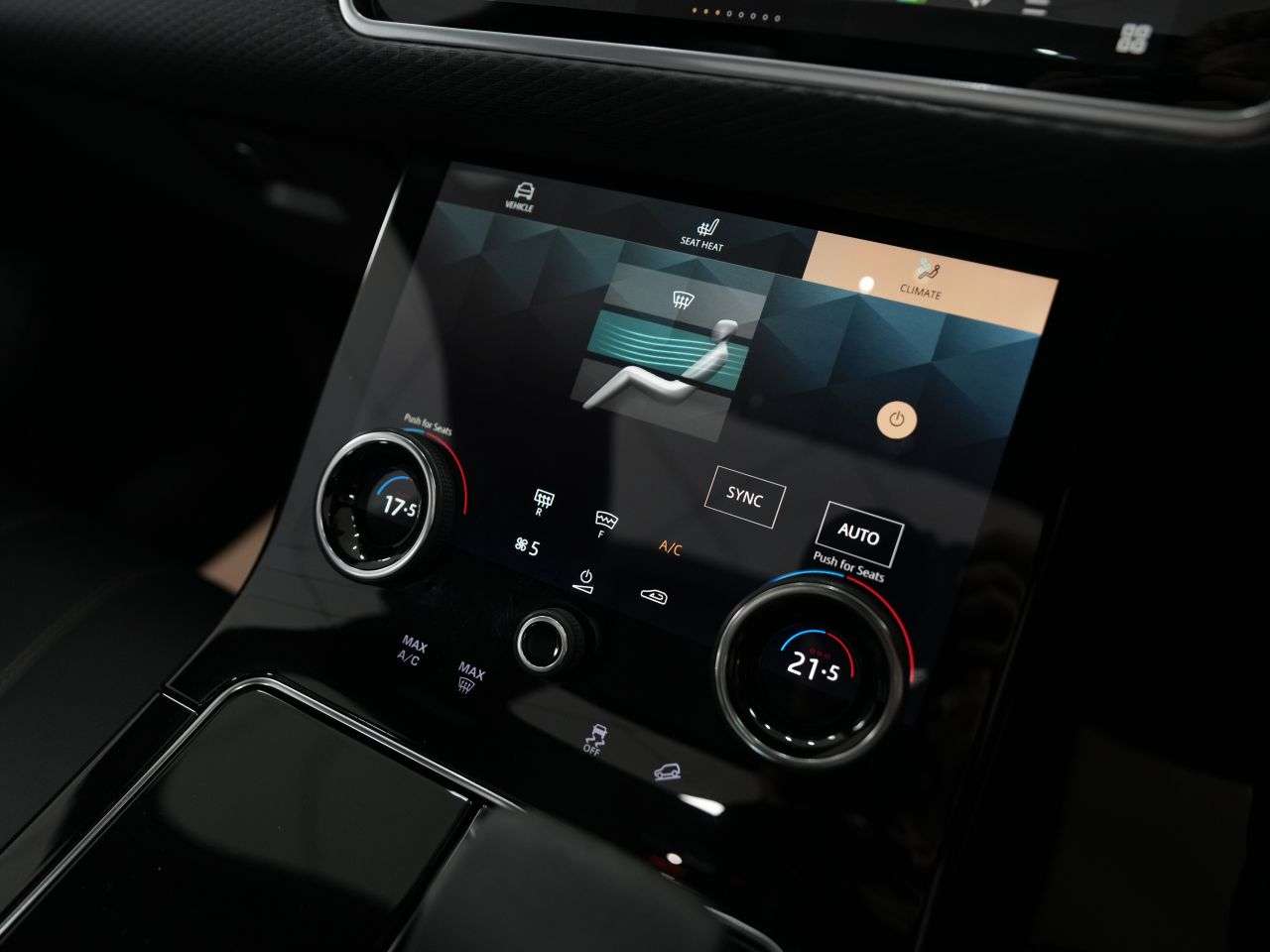 2022 LAND ROVER RANGE ROVER VELAR 2022 LAND ROVER RANGE ROVER VELAR