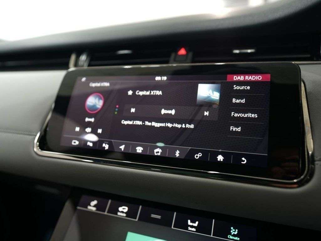 2019 LAND ROVER RANGE ROVER EVOQUE 2019 LAND ROVER RANGE ROVER EVOQUE