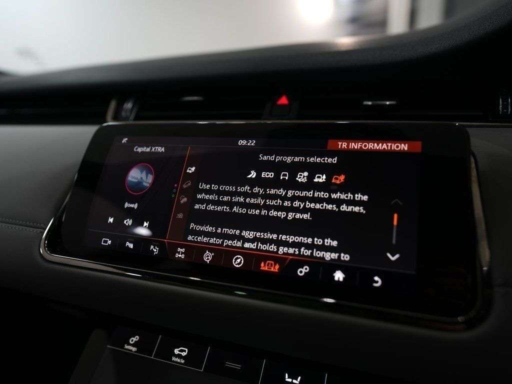 2019 LAND ROVER RANGE ROVER EVOQUE 2019 LAND ROVER RANGE ROVER EVOQUE