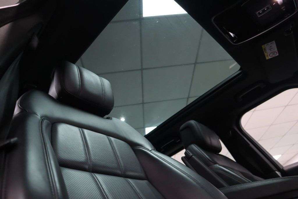 A 2022 LAND ROVER RANGE ROVER SPORT 3.0 D300 MHEV HSE Dynamic Black SUV 5dr Diesel Auto 4WD Euro 6 (s/s) (300 p A 2022 LAND ROVER RANGE ROVER SPORT 3.0 D300 MHEV HSE Dynamic Black SUV 5dr Diesel Auto 4WD Euro 6 (s/s) (300 p