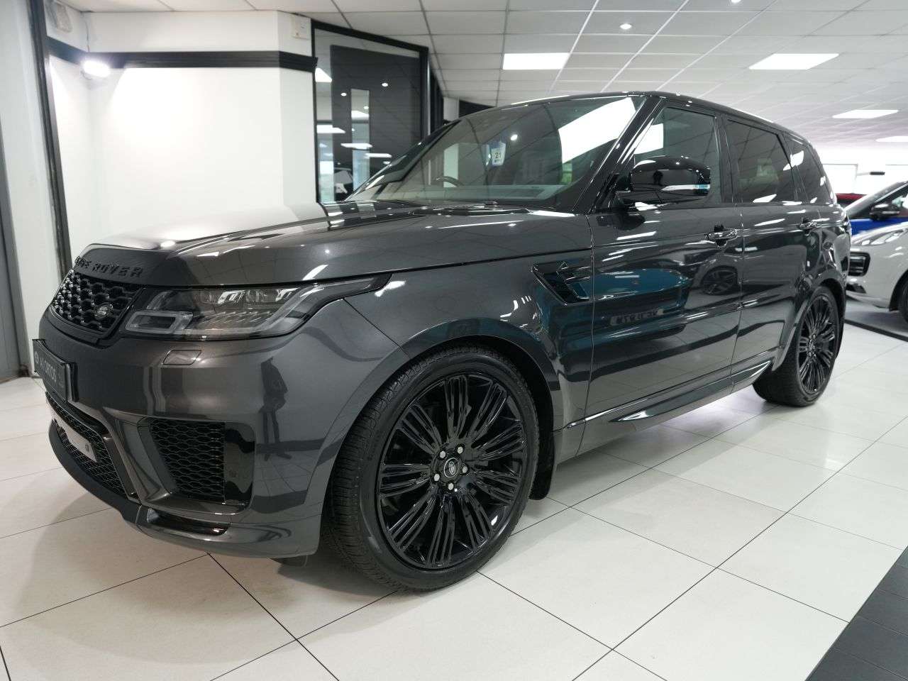 A 2022 LAND ROVER RANGE ROVER SPORT 3.0 D300 MHEV HSE Dynamic Black SUV 5dr Diesel Auto 4WD Euro 6 (s/s) (300 p A 2022 LAND ROVER RANGE ROVER SPORT 3.0 D300 MHEV HSE Dynamic Black SUV 5dr Diesel Auto 4WD Euro 6 (s/s) (300 p