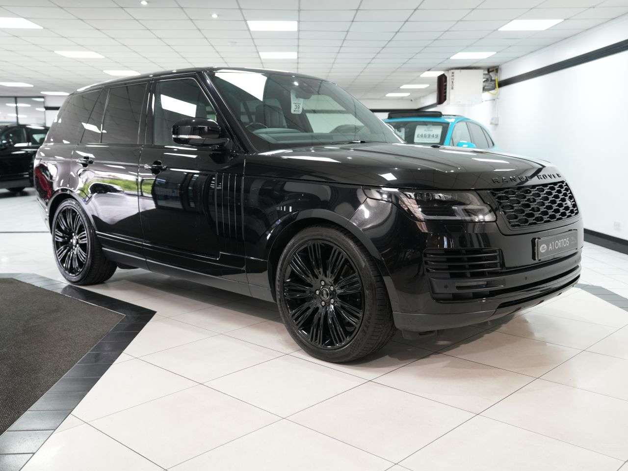 A 2021 LAND ROVER RANGE ROVER 3.0 D300 MHEV Westminster Black SUV 5dr Diesel Auto 4WD Euro 6 (s/s) (300 p A 2021 LAND ROVER RANGE ROVER 3.0 D300 MHEV Westminster Black SUV 5dr Diesel Auto 4WD Euro 6 (s/s) (300 p