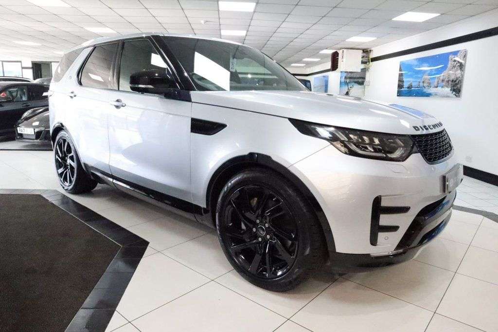 A 2019 LAND ROVER DISCOVERY 3.0 SD V6 HSE Luxury SUV 5dr Diesel Auto 4WD Euro 6 (s/s) (306 ps) BEAUTIFU A 2019 LAND ROVER DISCOVERY 3.0 SD V6 HSE Luxury SUV 5dr Diesel Auto 4WD Euro 6 (s/s) (306 ps) BEAUTIFU