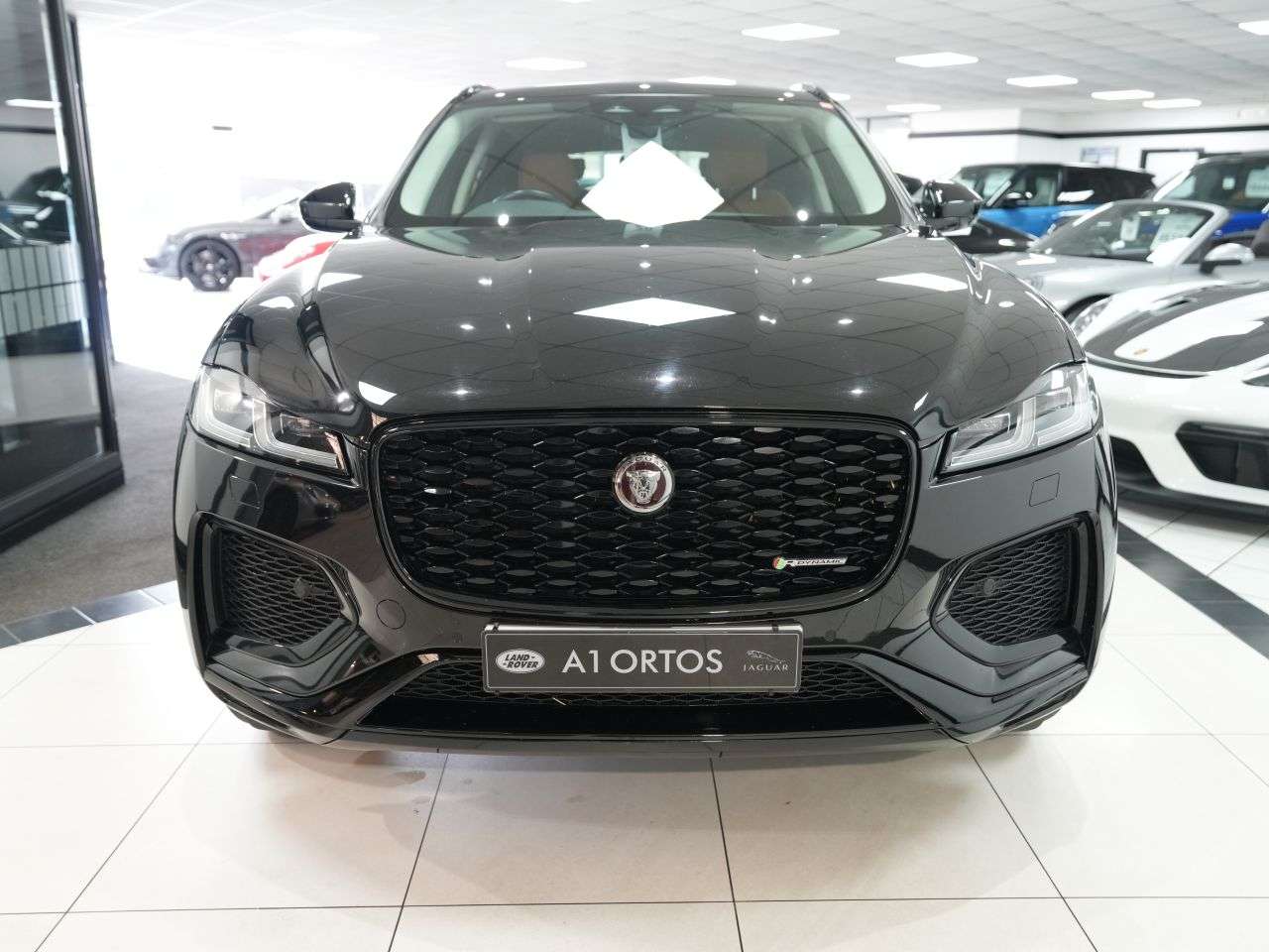 A 2023 JAGUAR F-PACE 2.0 D200 MHEV R-Dynamic Black SUV 5dr Diesel Auto AWD Euro 6 (s/s) (204 ps) A 2023 JAGUAR F-PACE 2.0 D200 MHEV R-Dynamic Black SUV 5dr Diesel Auto AWD Euro 6 (s/s) (204 ps)