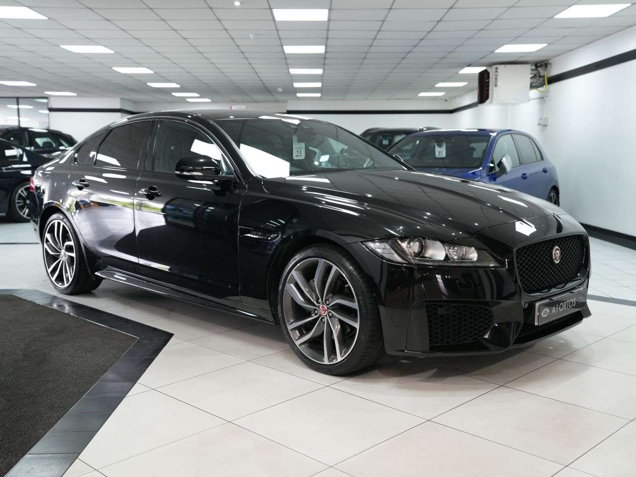 A 2020 JAGUAR XF 2.0d Chequered Flag Saloon 4dr Diesel Auto Euro 6 (s/s) (180 ps) RARE CHEQU A 2020 JAGUAR XF 2.0d Chequered Flag Saloon 4dr Diesel Auto Euro 6 (s/s) (180 ps) RARE CHEQU