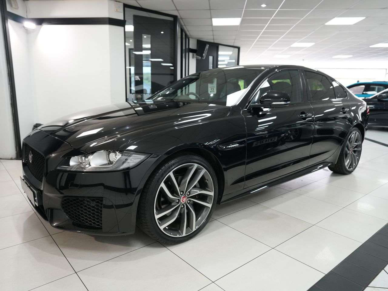 A 2020 JAGUAR XF 2.0d Chequered Flag Saloon 4dr Diesel Auto Euro 6 (s/s) (180 ps) RARE CHEQU A 2020 JAGUAR XF 2.0d Chequered Flag Saloon 4dr Diesel Auto Euro 6 (s/s) (180 ps) RARE CHEQU