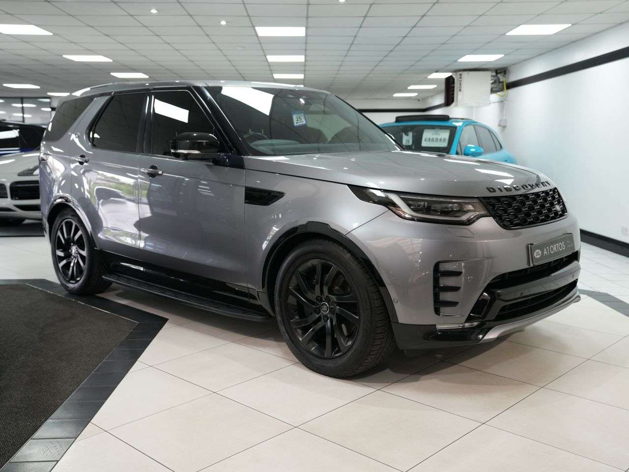 A 2020 LAND ROVER DISCOVERY SDV6 XS A 2020 LAND ROVER DISCOVERY SDV6 XS