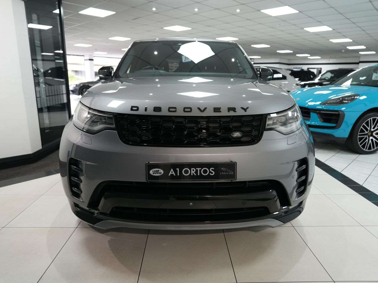 A 2020 LAND ROVER DISCOVERY SDV6 XS A 2020 LAND ROVER DISCOVERY SDV6 XS