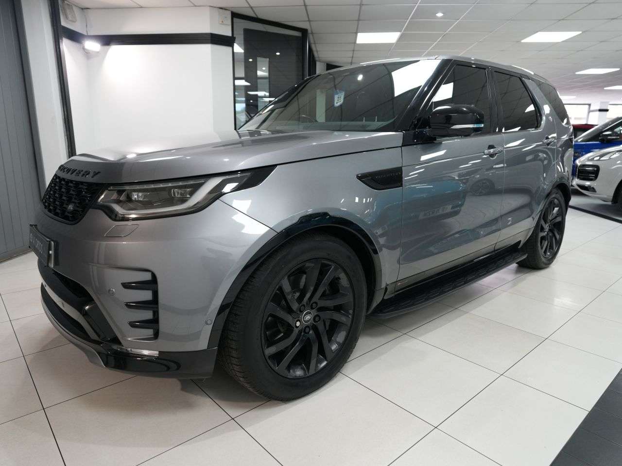 A 2020 LAND ROVER DISCOVERY SDV6 XS A 2020 LAND ROVER DISCOVERY SDV6 XS