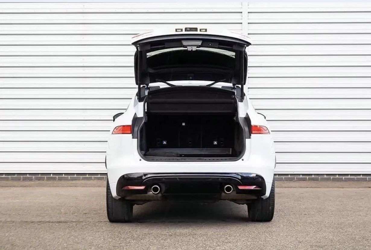 A 2019 JAGUAR F-PACE 3.0 D300 V6 S SUV 5dr Diesel Auto AWD Euro 6 (s/s) (300 ps) 10K SPEC! A 2019 JAGUAR F-PACE 3.0 D300 V6 S SUV 5dr Diesel Auto AWD Euro 6 (s/s) (300 ps) 10K SPEC!