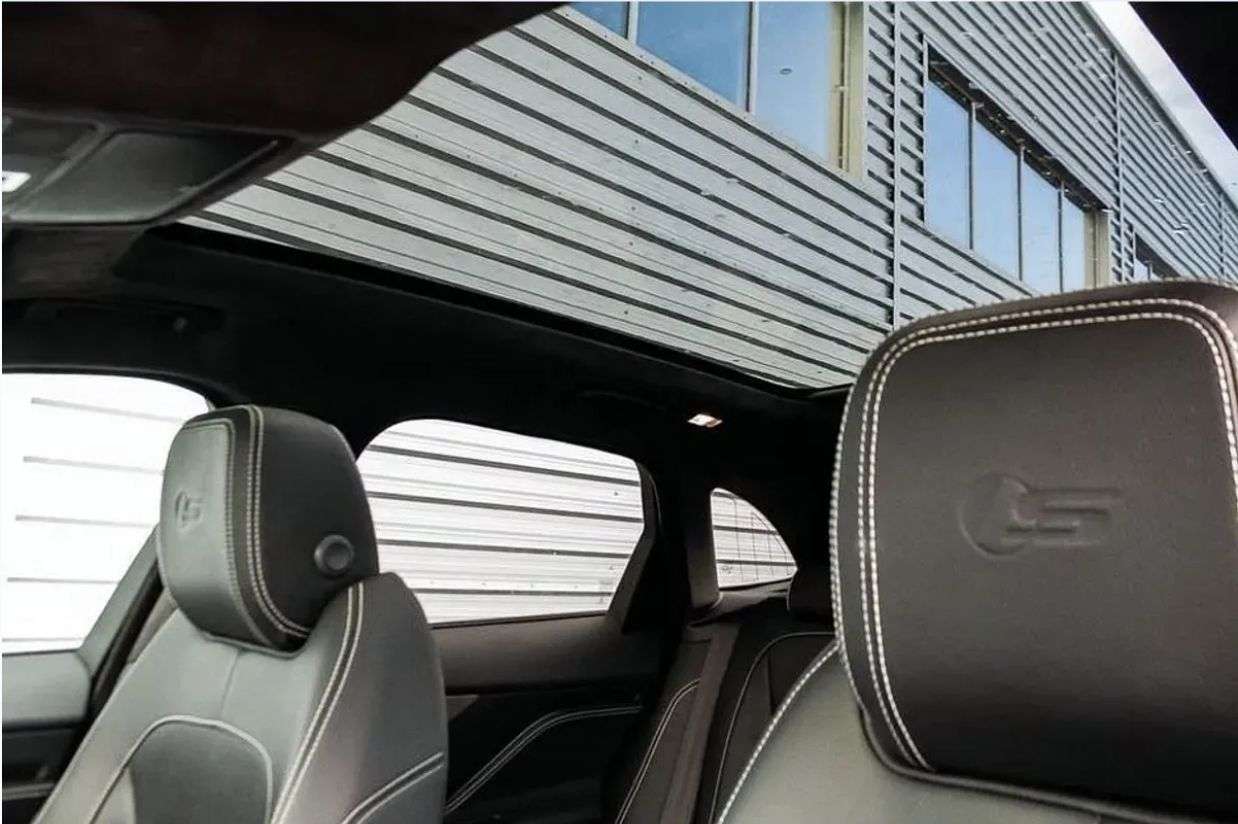 A 2019 JAGUAR F-PACE 3.0 D300 V6 S SUV 5dr Diesel Auto AWD Euro 6 (s/s) (300 ps) 10K SPEC! A 2019 JAGUAR F-PACE 3.0 D300 V6 S SUV 5dr Diesel Auto AWD Euro 6 (s/s) (300 ps) 10K SPEC!