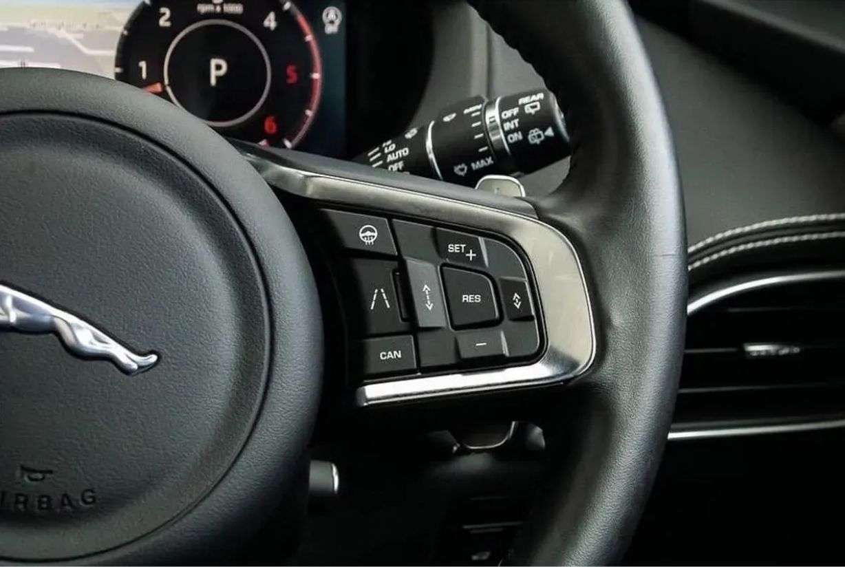 2019 JAGUAR F-PACE 2019 JAGUAR F-PACE