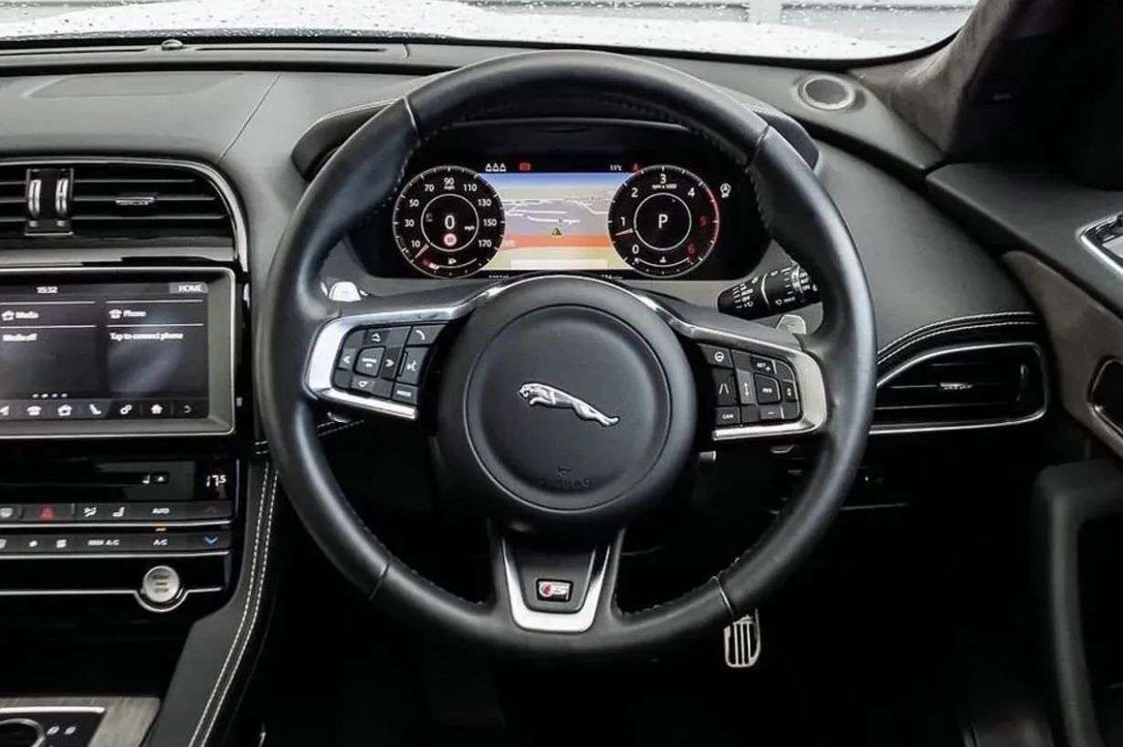 2019 JAGUAR F-PACE 2019 JAGUAR F-PACE