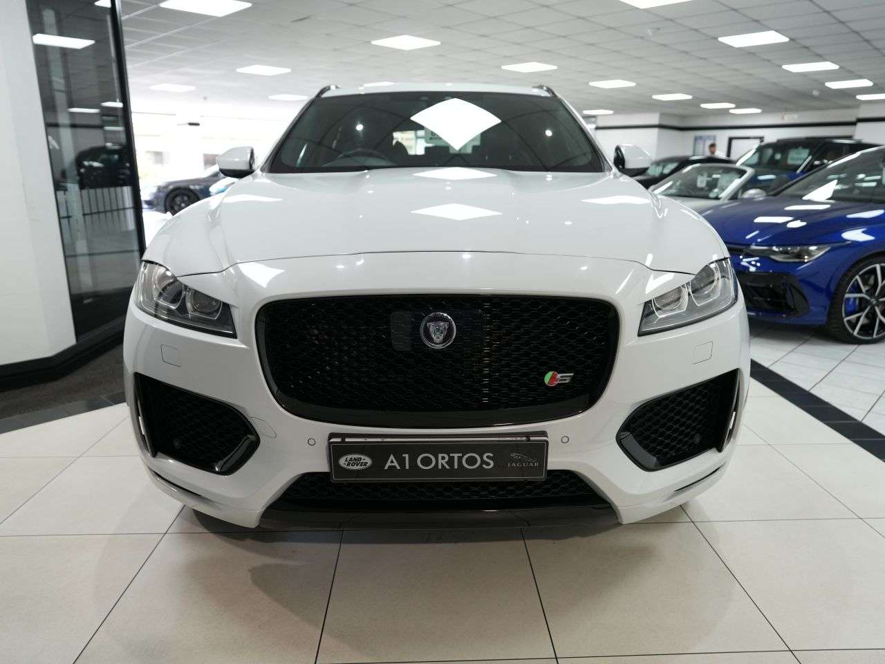 A 2019 JAGUAR F-PACE 3.0 D300 V6 S SUV 5dr Diesel Auto AWD Euro 6 (s/s) (300 ps) 10K SPEC! A 2019 JAGUAR F-PACE 3.0 D300 V6 S SUV 5dr Diesel Auto AWD Euro 6 (s/s) (300 ps) 10K SPEC!