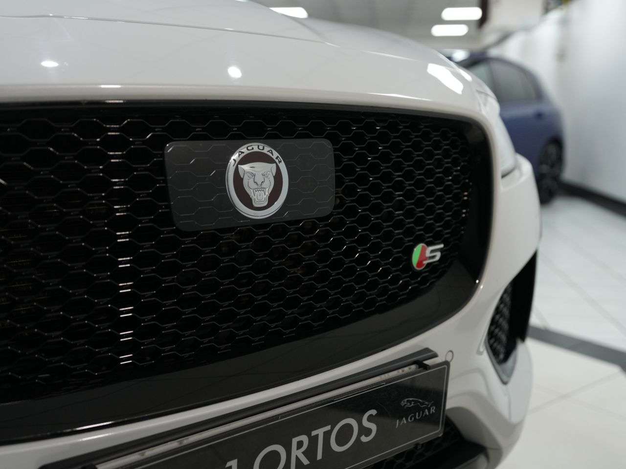 A 2019 JAGUAR F-PACE 3.0 D300 V6 S SUV 5dr Diesel Auto AWD Euro 6 (s/s) (300 ps) 10K SPEC! A 2019 JAGUAR F-PACE 3.0 D300 V6 S SUV 5dr Diesel Auto AWD Euro 6 (s/s) (300 ps) 10K SPEC!