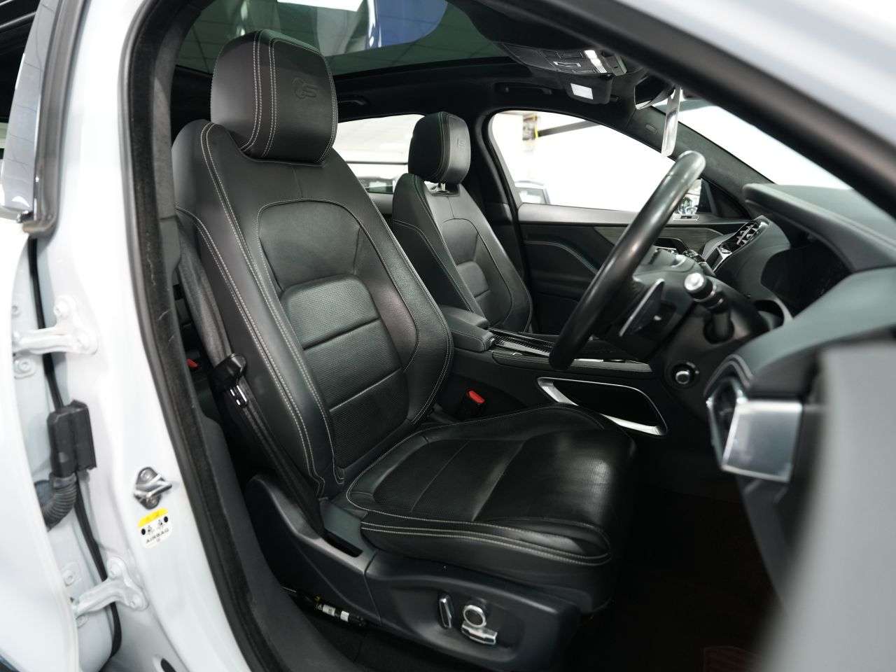 2019 JAGUAR F-PACE 2019 JAGUAR F-PACE