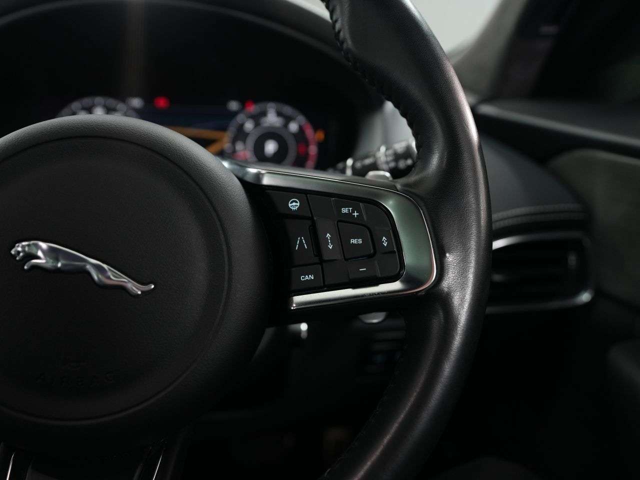2019 JAGUAR F-PACE 2019 JAGUAR F-PACE