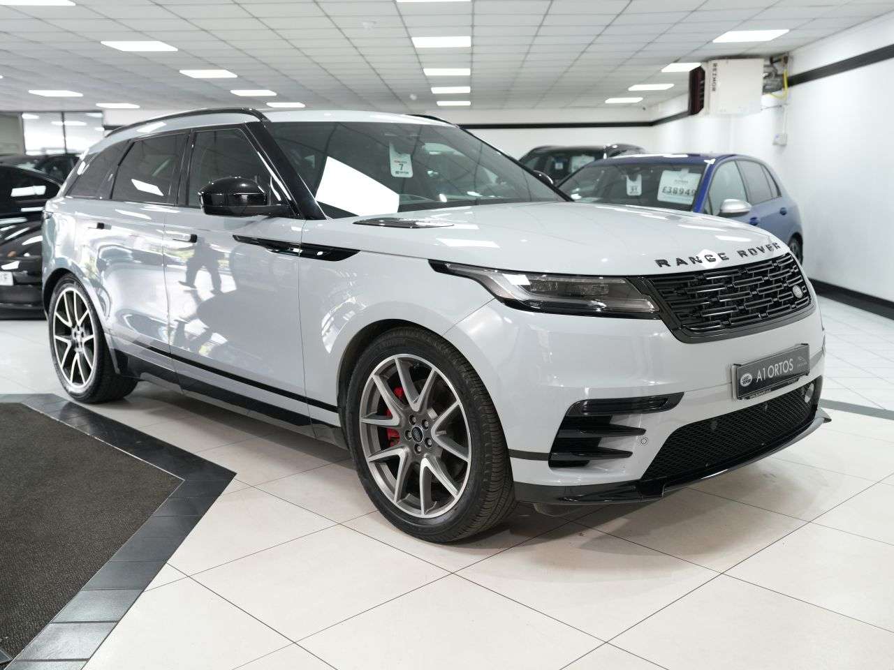 A 2023 LAND ROVER RANGE ROVER VELAR 3.0 D300 MHEV Dynamic SE SUV 5dr Diesel Auto 4WD Euro 6 (s/s) (300 ps) 1 OW A 2023 LAND ROVER RANGE ROVER VELAR 3.0 D300 MHEV Dynamic SE SUV 5dr Diesel Auto 4WD Euro 6 (s/s) (300 ps) 1 OW