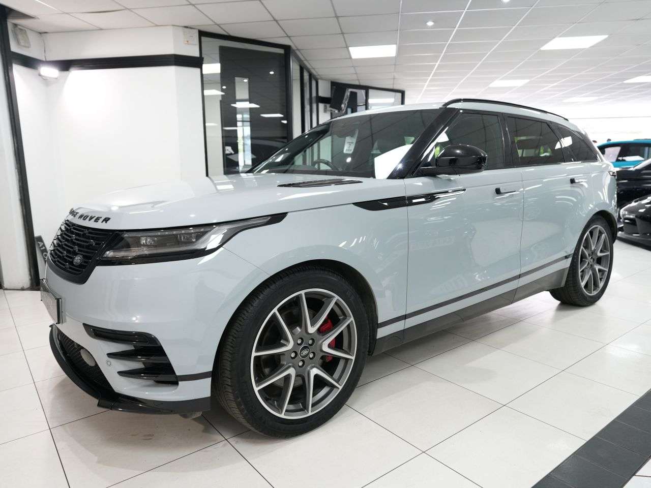 A 2023 LAND ROVER RANGE ROVER VELAR 3.0 D300 MHEV Dynamic SE SUV 5dr Diesel Auto 4WD Euro 6 (s/s) (300 ps) 1 OW A 2023 LAND ROVER RANGE ROVER VELAR 3.0 D300 MHEV Dynamic SE SUV 5dr Diesel Auto 4WD Euro 6 (s/s) (300 ps) 1 OW