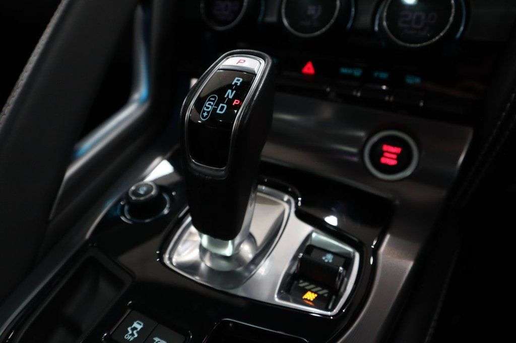 2021 JAGUAR F-TYPE 2021 JAGUAR F-TYPE