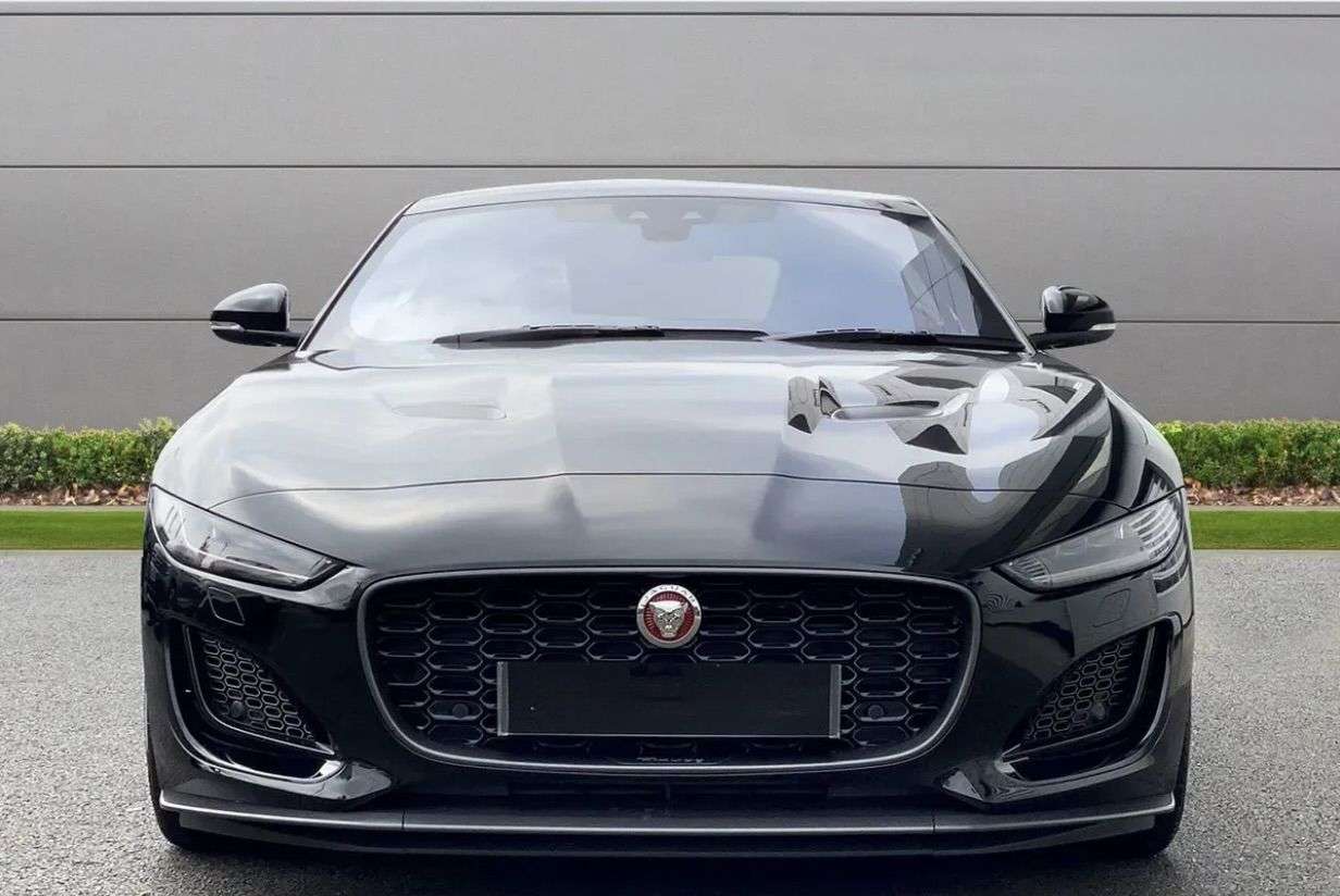 A 2021 JAGUAR F-TYPE 2.0i First Edition Coupe 2dr Petrol Auto Euro 6 (s/s) (300 ps) BEAUTIFUL NE A 2021 JAGUAR F-TYPE 2.0i First Edition Coupe 2dr Petrol Auto Euro 6 (s/s) (300 ps) BEAUTIFUL NE