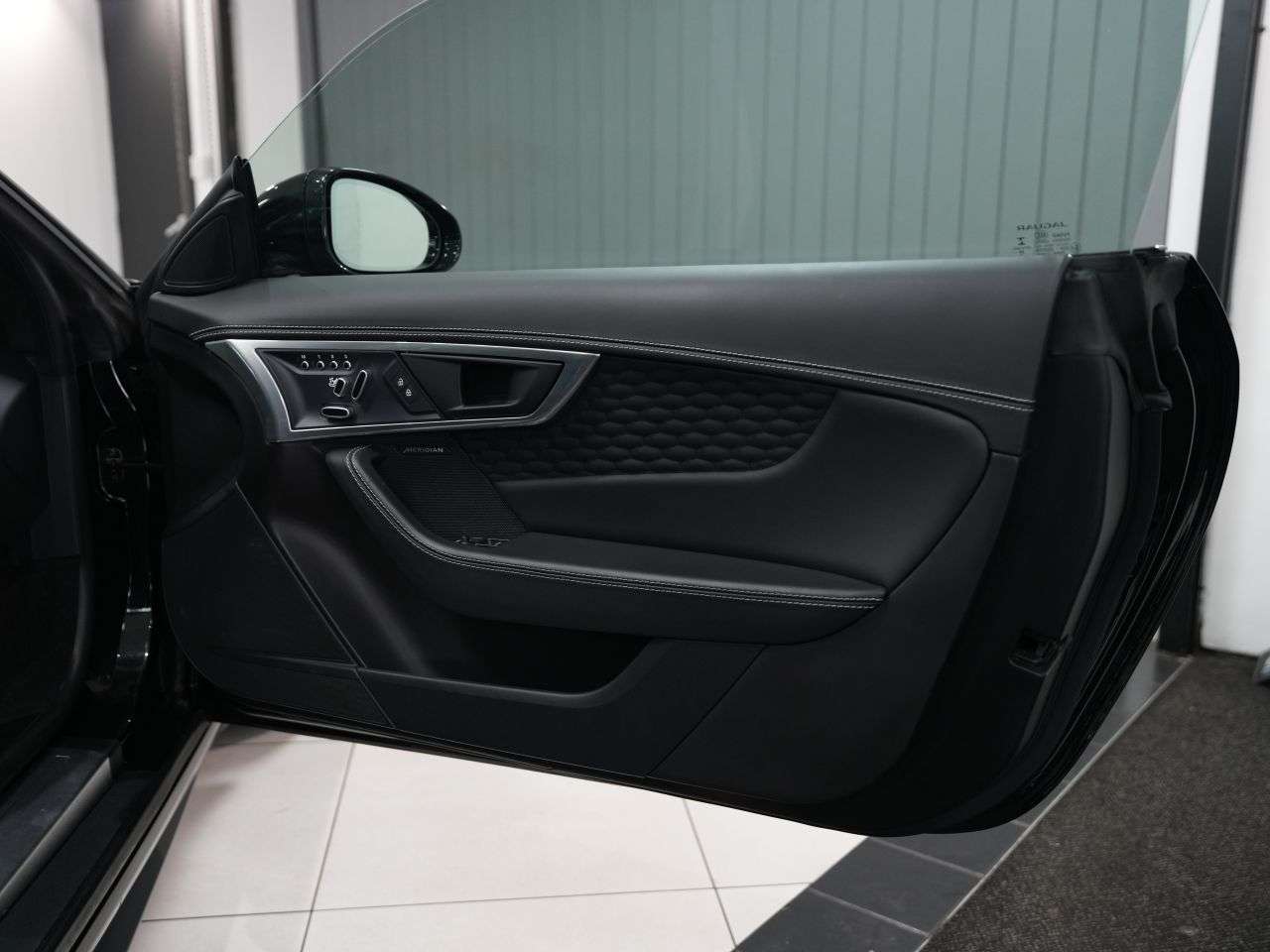 2021 JAGUAR F-TYPE 2021 JAGUAR F-TYPE