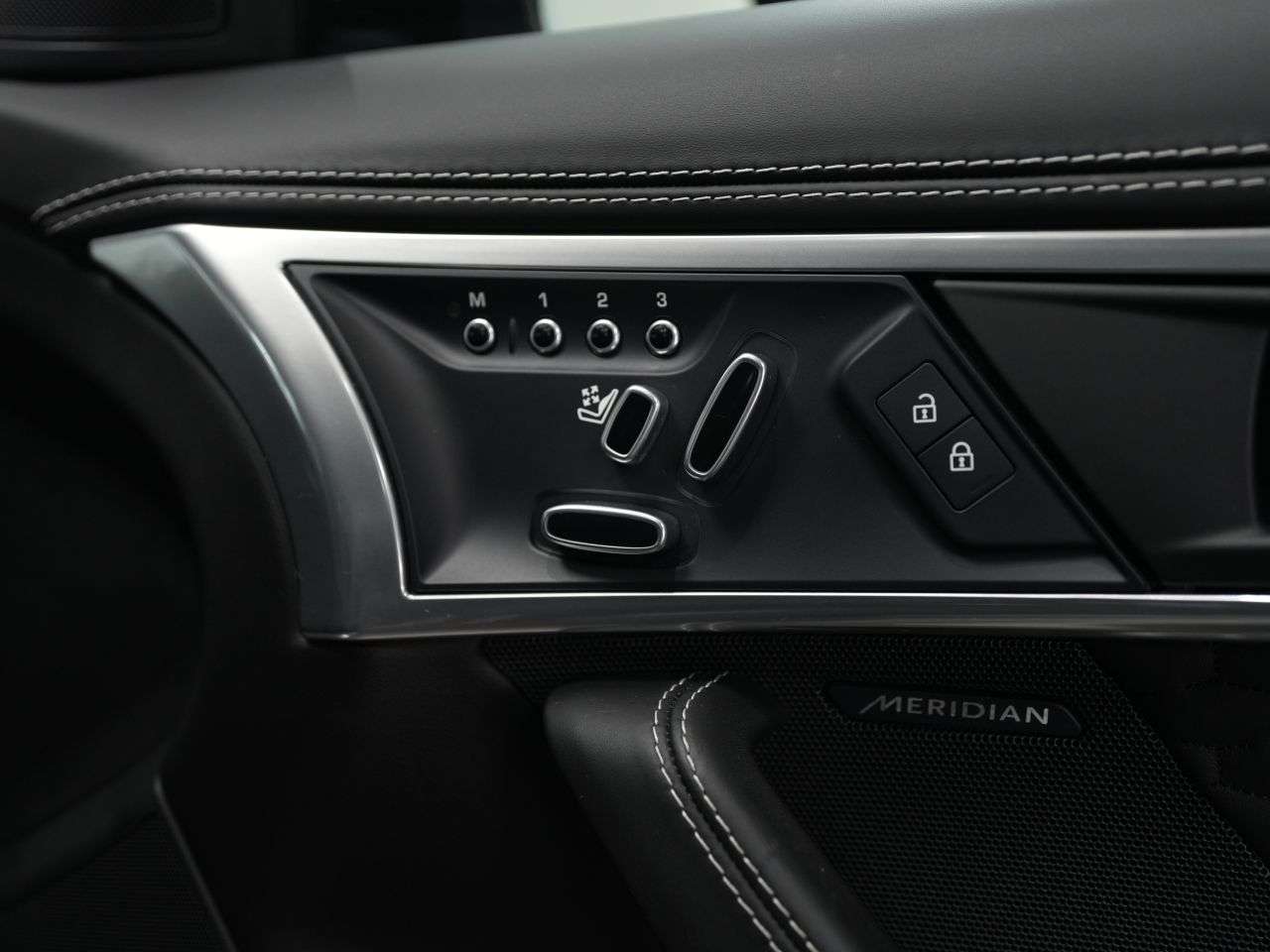 2021 JAGUAR F-TYPE 2021 JAGUAR F-TYPE