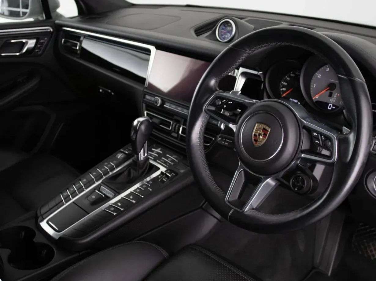 2019 PORSCHE MACAN 2019 PORSCHE MACAN