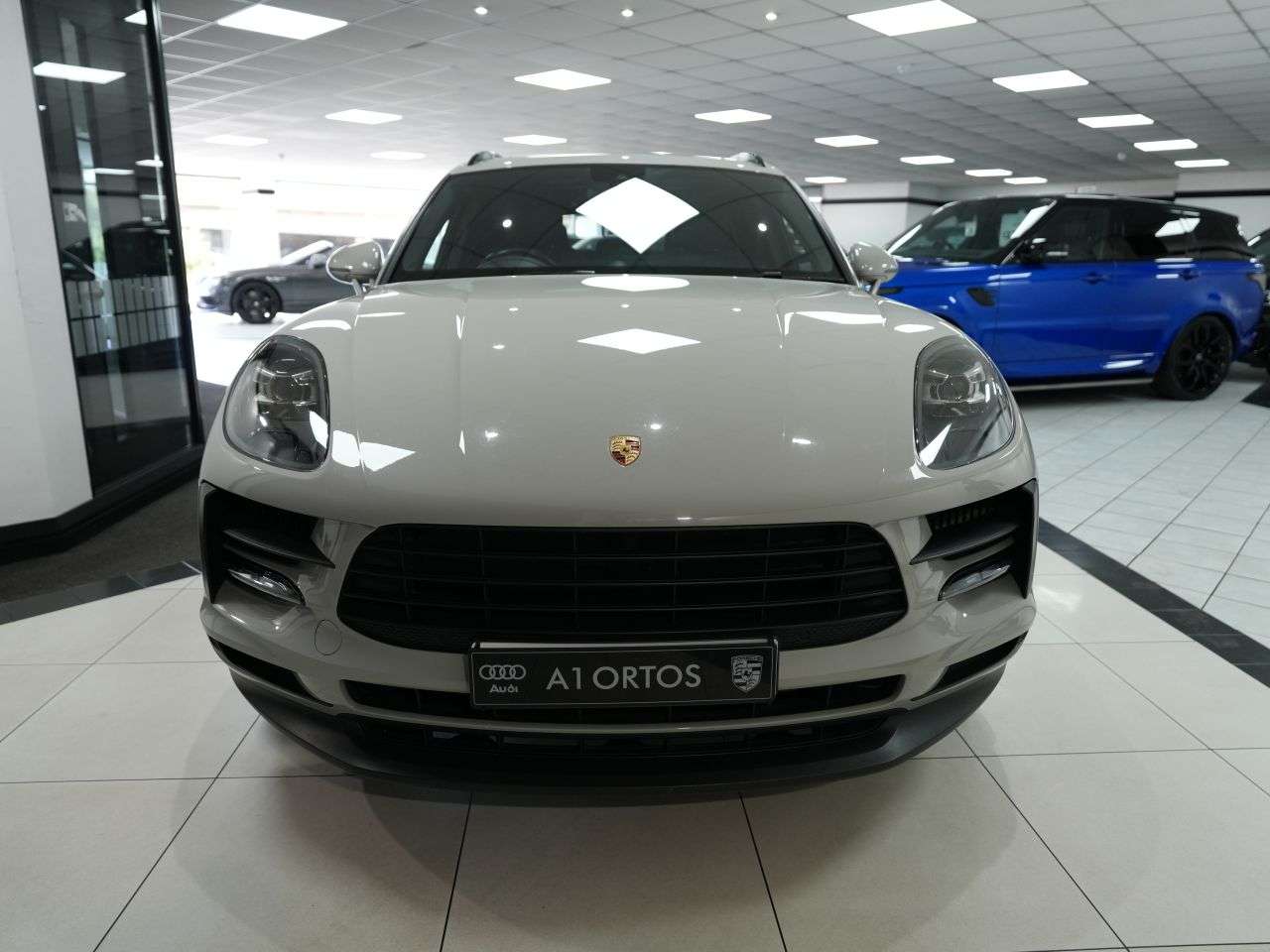 A 2019 PORSCHE MACAN 3.0T V6 S SUV 5dr Petrol PDK 4WD Euro 6 (s/s) (354 ps) HIGHLY DESIRABLE + £ A 2019 PORSCHE MACAN 3.0T V6 S SUV 5dr Petrol PDK 4WD Euro 6 (s/s) (354 ps) HIGHLY DESIRABLE + £