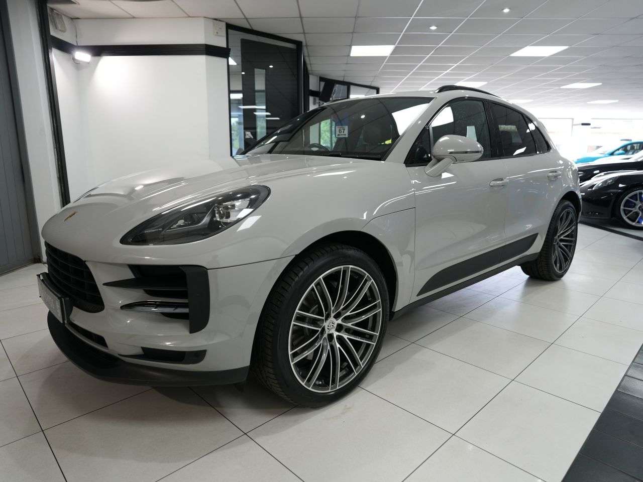 A 2019 PORSCHE MACAN 3.0T V6 S SUV 5dr Petrol PDK 4WD Euro 6 (s/s) (354 ps) HIGHLY DESIRABLE + £ A 2019 PORSCHE MACAN 3.0T V6 S SUV 5dr Petrol PDK 4WD Euro 6 (s/s) (354 ps) HIGHLY DESIRABLE + £