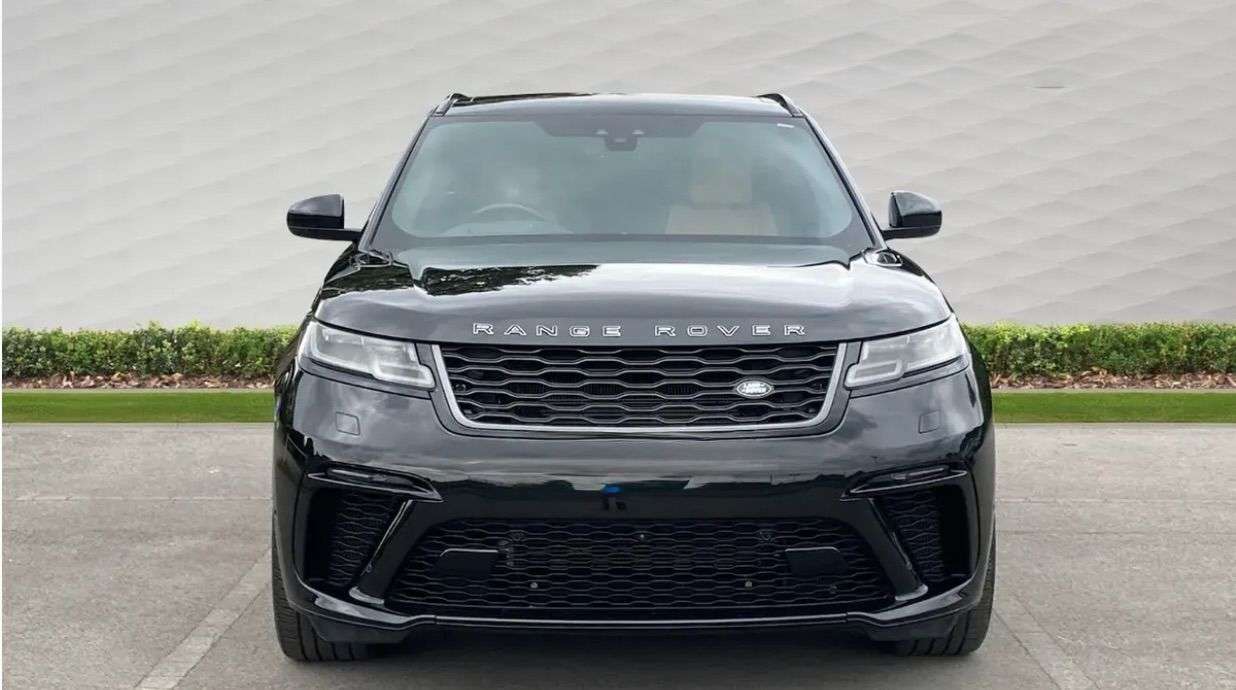 A 2019 LAND ROVER RANGE ROVER VELAR 5.0 P550 SVAutobiography Dynamic Edition SUV 5dr Petrol Auto 4WD Euro 6 (s/ A 2019 LAND ROVER RANGE ROVER VELAR 5.0 P550 SVAutobiography Dynamic Edition SUV 5dr Petrol Auto 4WD Euro 6 (s/